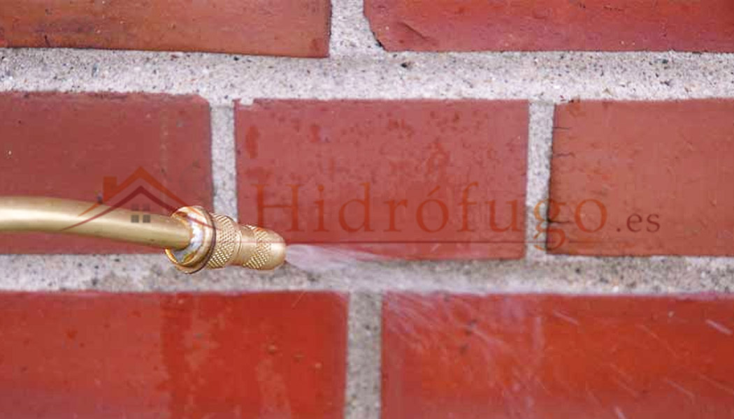 Aplicar hidrófugo fachadas sopgal para paredes y suelos de materiales absorbentes
